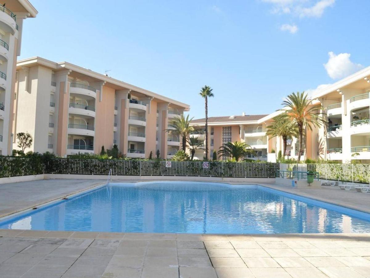 Frejus: Appt 2P, 5 Pers, Piscine, Plage A 150M, Parking, Animaux Ok - Fr-1-226A-357 Екстер'єр фото